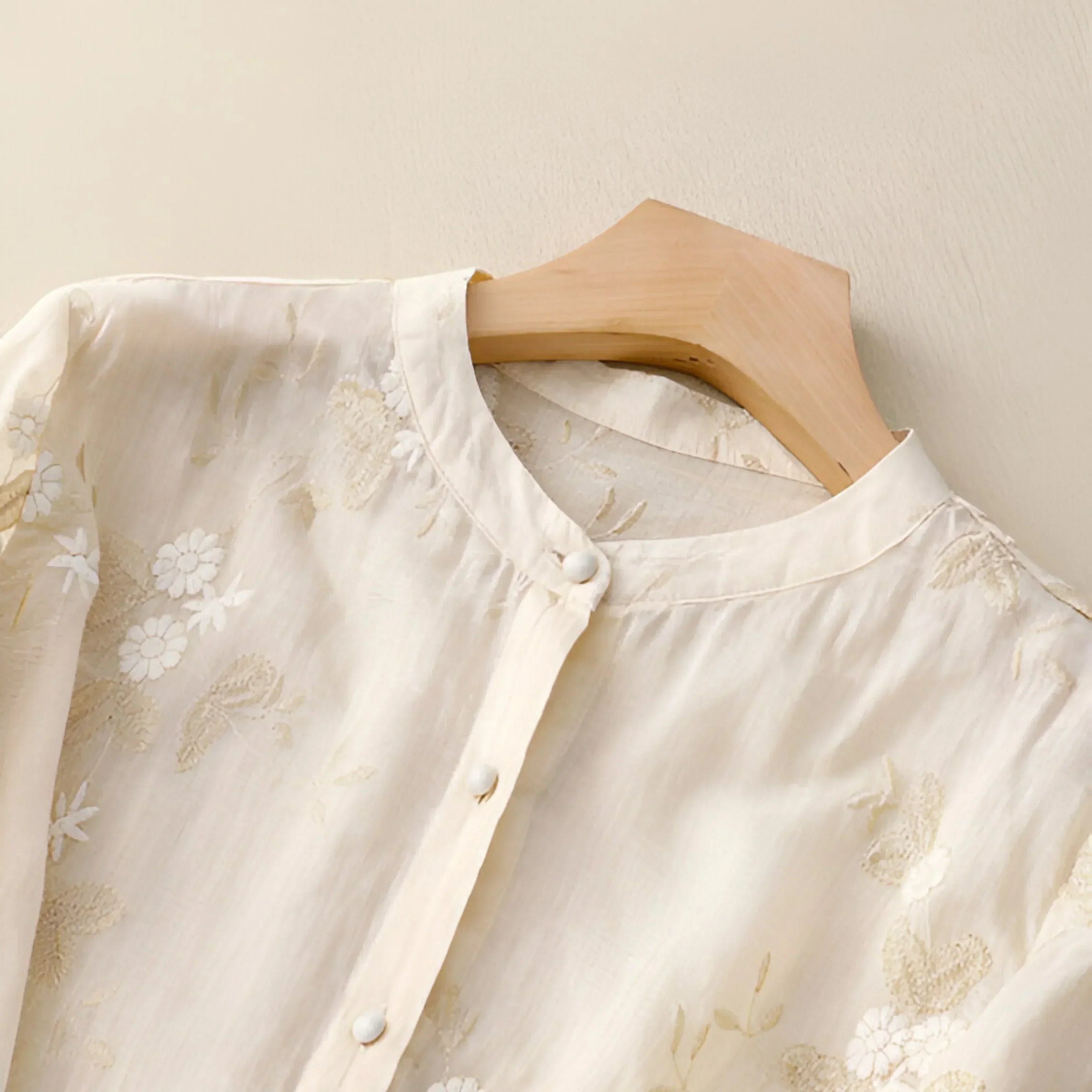 Emlily™ | Cotton Top With Embroidered Flowers