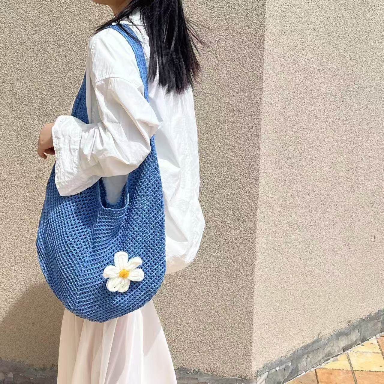 Daisy | Crochet Hobo Bag