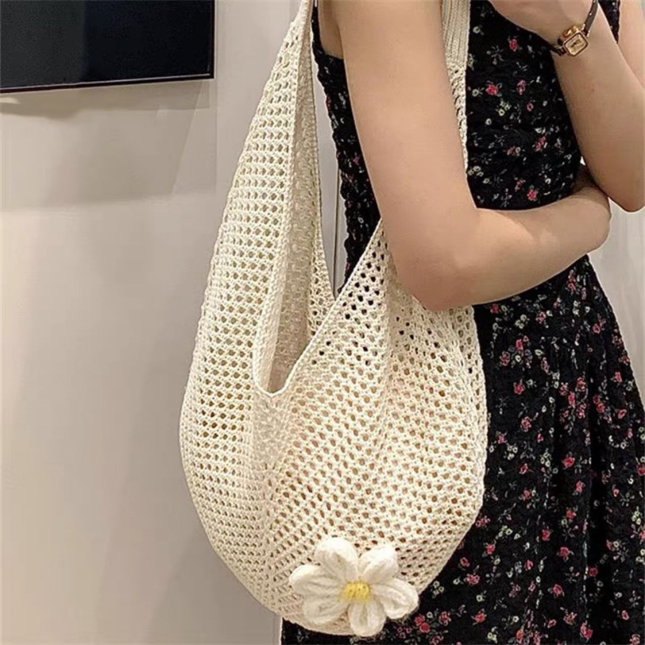 Daisy | Crochet Hobo Bag